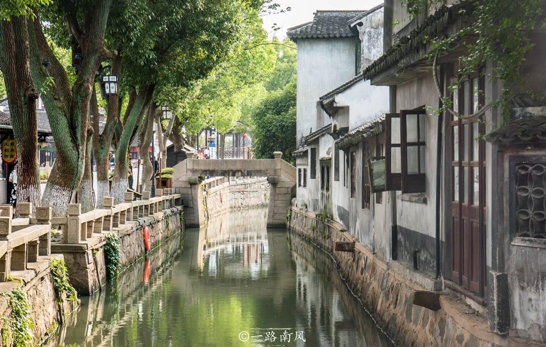 三大消息：美军真要开打了？3航母现身中国周边；王毅发统一最强音